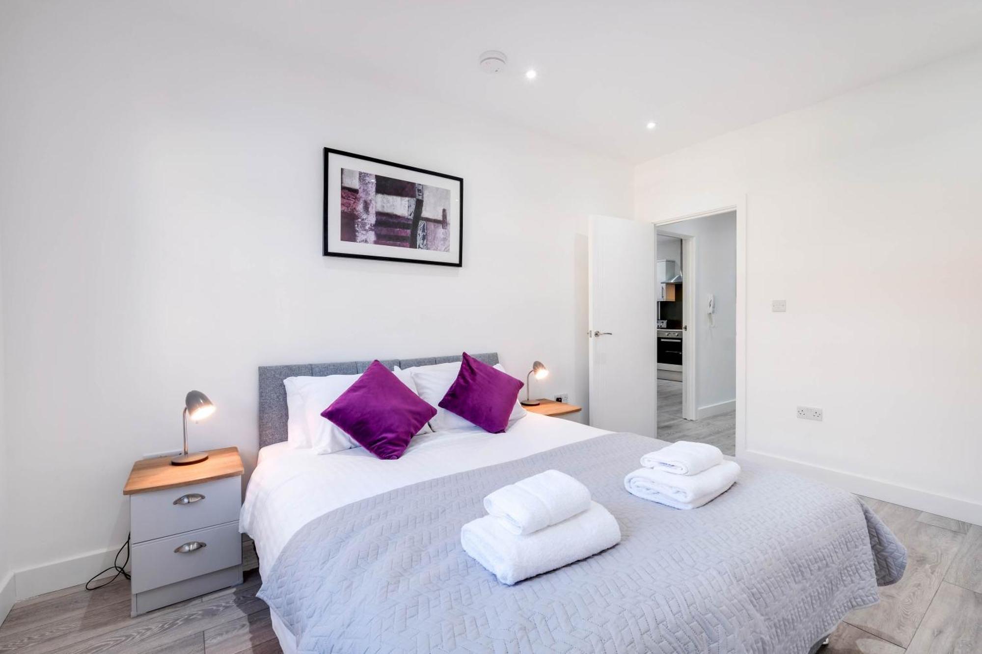 Corby Town Centre Serviced Apartments Exterior photo